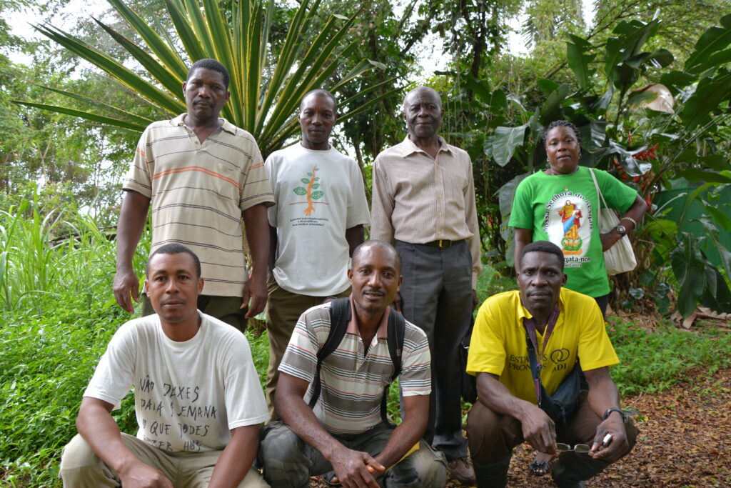 Agriculteurs de la coopérative de poivre bio de São Tomé LHG